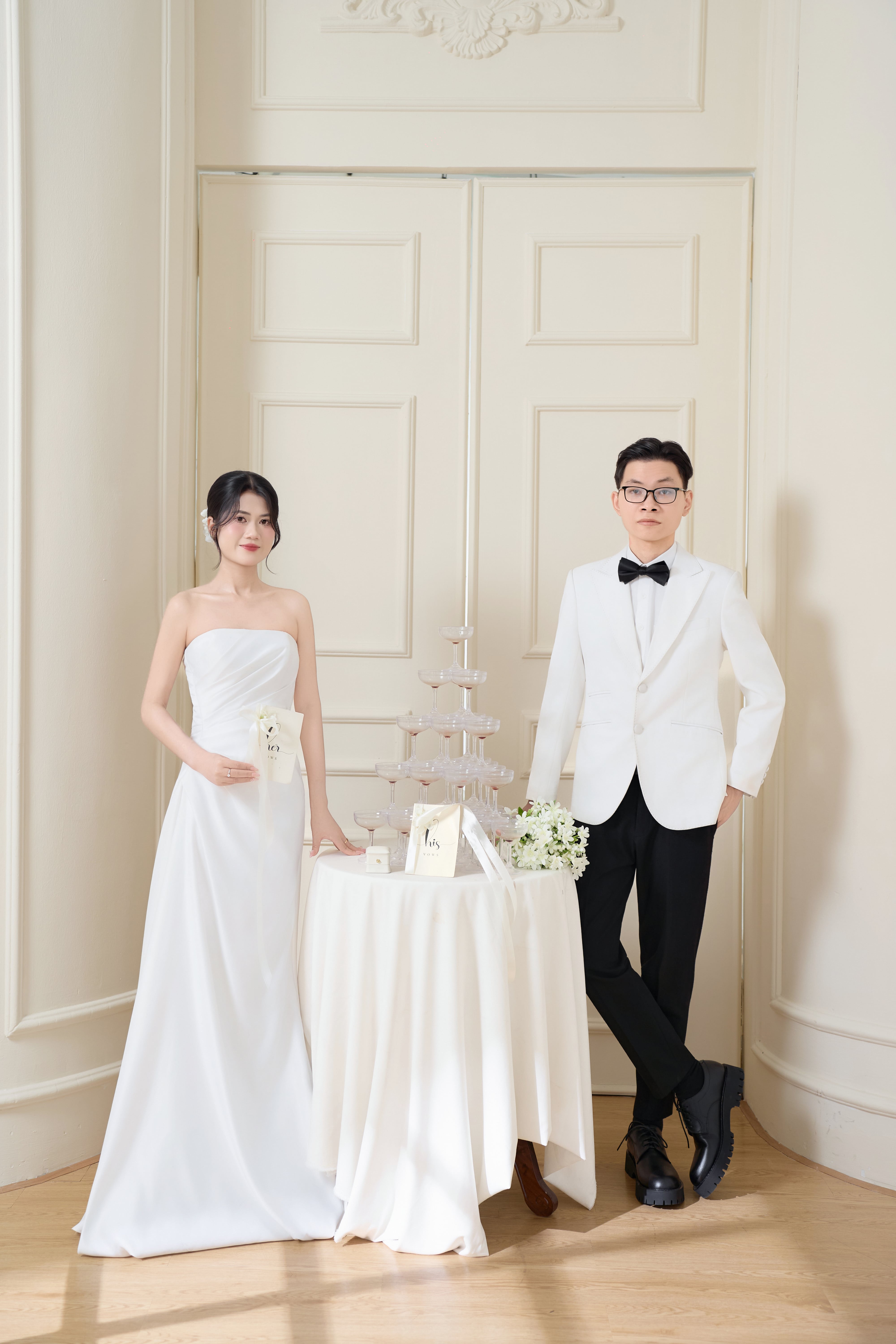 Cặp đôi nắm tay