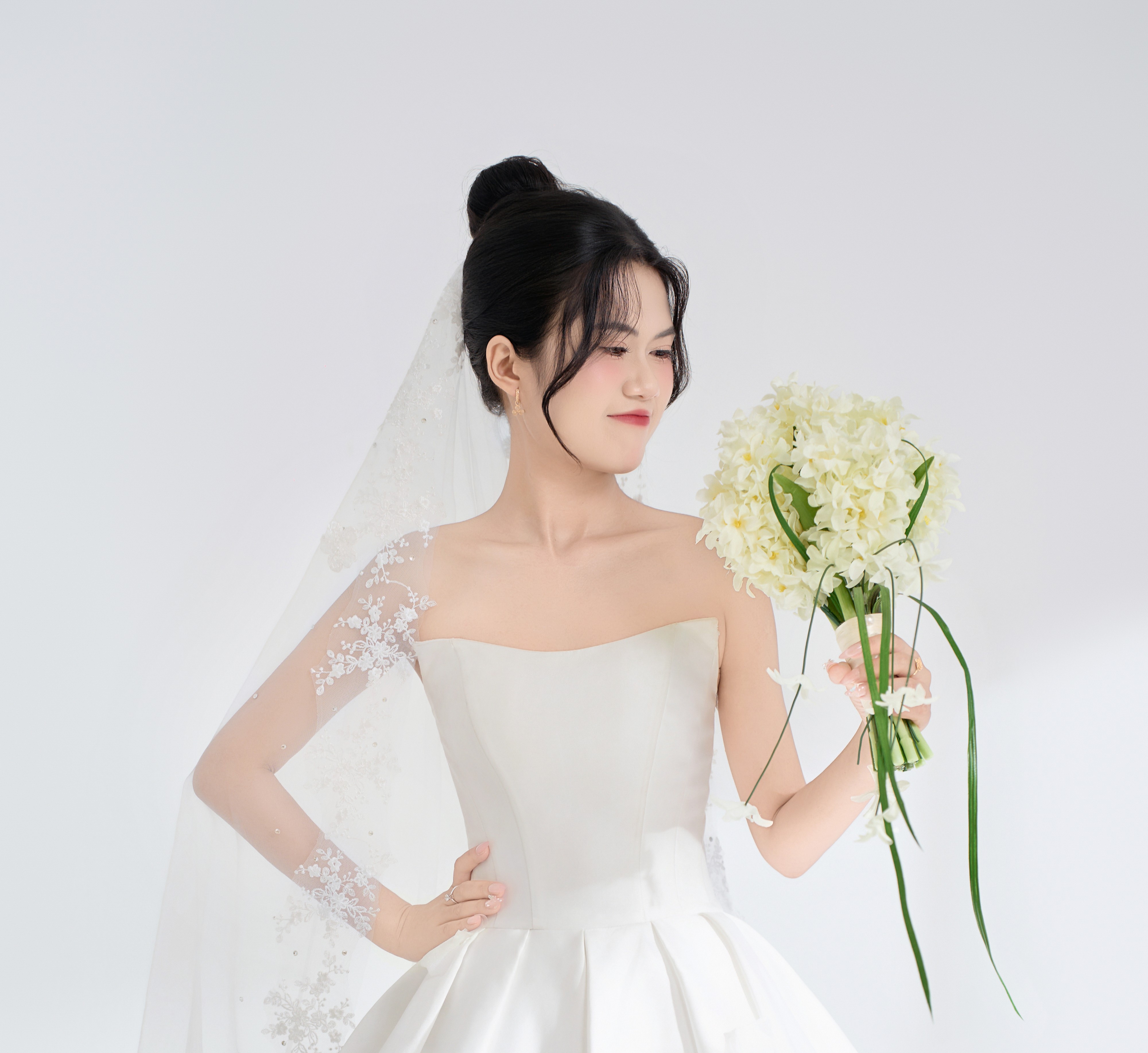 Cô dâu Hồng Ngọc